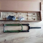 NOWY Amortyzator ROCKSHOX Lyric Ultimate Charger 3 RC2/27,5"Tapered Boost 