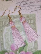 Kolczyki chwosty róż pudrowy wiszące 