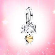 Prezent na Dzień Babci od wnuczki Charms w ozdobnym pudełku