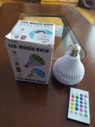 Żarówka Led z Bluetooth i głośnikiem plus pilot