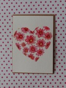 Kartka ręcznie malowana z sercem z kwiatami