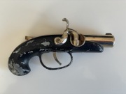 Zapalniczka benzynowa w formie pistoletu skałkowego, lata 50-60-te, Japonia