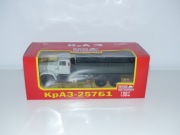 KRAZ-257B1 biały-ciemnozielony 1:43 nowy