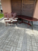 Stół do jadalni wraz z krzesłami