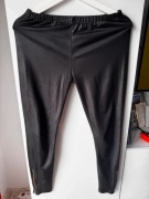 Czarne śliskie legginsy imitacja skóry z zamkami na dole - rozmiar M