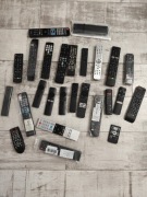 Zestaw pilotow roznych