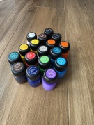 Farby do ceramiki, szkła, porcelany i tekstylii.