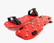 Buty z kolcami do betonu / trawy – aerator, jastrych, żywica 