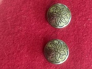 GUZIKI ozdobne, metal,stopka, średnica 24mm, sztuk 2 -stan idealny