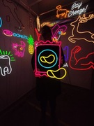 Neon Napisy Świetlne Na Ścianę.Chipsy