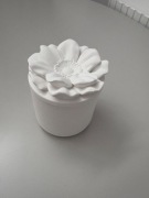 Szkatułka pojemnik  kwiat gips polimerowy 