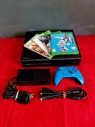 konsola Xbox One + pad + gry