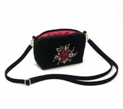 Torebka welurowa handmade z haftem róży idealna na prezent