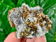 Tęczowy piryt, kalcyt, kwarc z kopalni Krushev