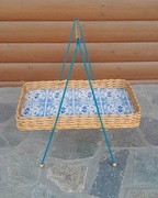 Taca patera koszyk PRL DDR składana wiklina nóżki stojak świeżo ODNOWIONA