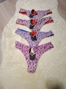 Komplet 4 sztuk kolorowych stringów M