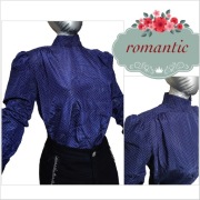 Granatowa koszula w subtelne groszki – jak jedwab - romantyczna i kobieca