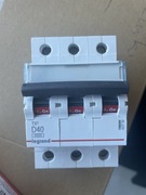 LEGRAND WYŁĄCZNIK NADPRĄDOWY D 40A 3 BIEGUNY S303 403759