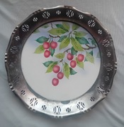 Ceramiczna patera art deco BMF z ażurowym, cynowym niklowanym obrzeżem. 