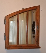 Stare drewniane, zabytkowe okno łukowe , lustro, loft, rustykalne