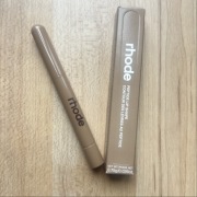 RHODE Peptide Lip Shape – Konturówka do Ust Hailey Bieber | Kolor: FLEX