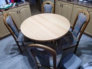 Stół i 4 krzesła do kuchni.