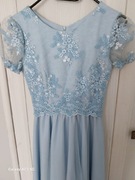 Piękna błękitna sukienka