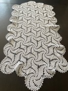 BIAŁY OWALNY BIEŻNIK SZYDEŁKOWY-RĘCZNA ROBÓTKA