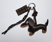 Brelok jamnik czekolada brązowy zawieszka do torebki kluczy 