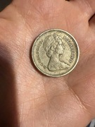 Sprzedam piękna angielska monetę z roku 1983 One Pound.