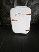 StylPro Lodówka kosmetyczna 4L biała mini fridge beauty 29cm