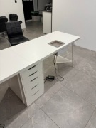 Sprzedam używany stół dla manikiurzystki z pochłaniaczem Air Max