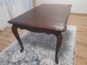 Stół w stylu Ludwikowskim w bardzo ładnym stanie, wykonany z litego drewna