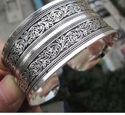 Srebrna sztywna bransoleta antyczna 