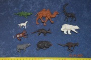 B- Zestaw 10 figurek z kiosku -"Puchatek" -seria "zwierzęta świata" PRL
