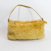 TOREBKA DAMSKA - DZIEWCZĘCA ZE SZTUCZNEGO FUTERKA NA PASKU