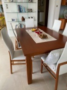 Zestaw mebli Calligaris czereśnia – stół + 8 krzeseł + witryny + komody