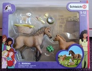SCHLEICH Horse Club 42432 Zestaw źrebak i koń Quarter ze szczeniakiem 