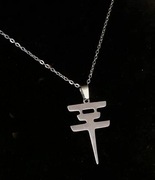 ładny naszyjnik / wisiorek Tokio Hotel 