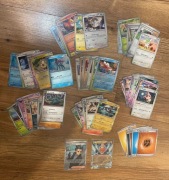 Zestaw 70+ kart Pokemon TCG w języku niemieckim