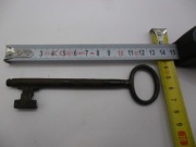 DUŻY KLUCZ STALOWY 13 CM XIX/XX w.SKRZYNIA BRAMA