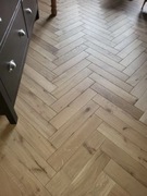 Podłoga Drewniana Parkiet Warstwowy Jodełka Dąb Lekko Bielony 15x90x450mm 