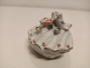 Ozdobna porcelanowa szkatułka vintage 