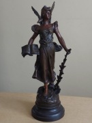 Figurka Skrzydlatego Bóstwa 