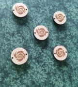 charms14 zawieszka drewno grawer 1,5 cm hand made