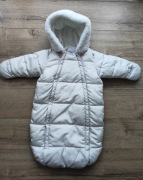 Śnieżnobiały kombinezon / śpiworek niemowlęcy