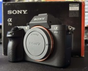 Sony A7 II – Mały przebieg (20k), stan bdb + bogaty zestaw