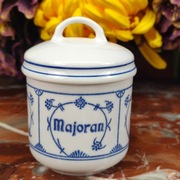 Mały porcelanowy pojemnik - Majoran - Wzór słomkowy - 130 ml - Jäger