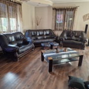 Zestaw wypoczynkowy 2+2+3 naturalna skóra Swarzędz ŁAWA plus 2 PUFY