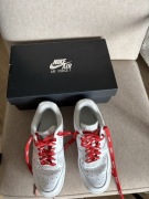 Buty Nike Air Force 1 supreme 